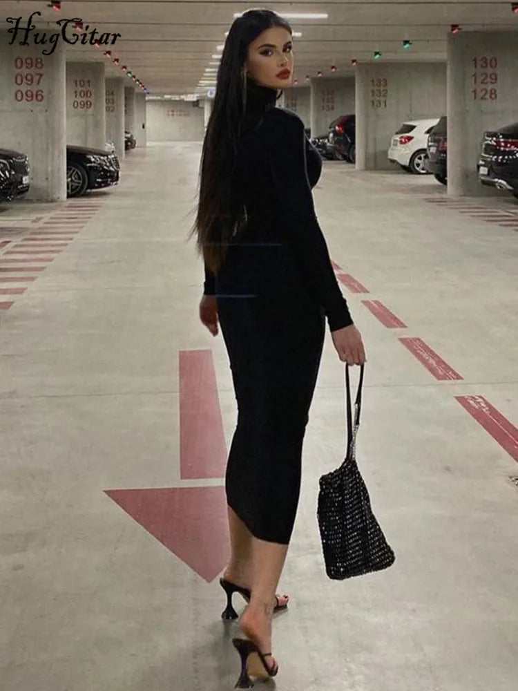 Robe longue moulante à col roulé – Noir élégant