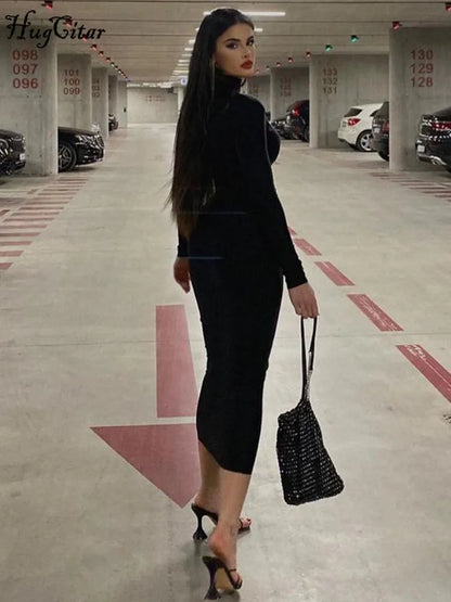 Robe longue moulante à col roulé – Noir élégant